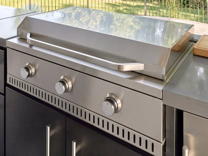 Lancaster | Galley Outdoor Kitchen with Built-In Griddle & Pizza Oven