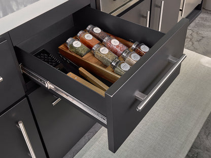 Edgemont Bay | U-Shape Outdoor Kitchen with Bar Seating, Grill & Pizza Oven