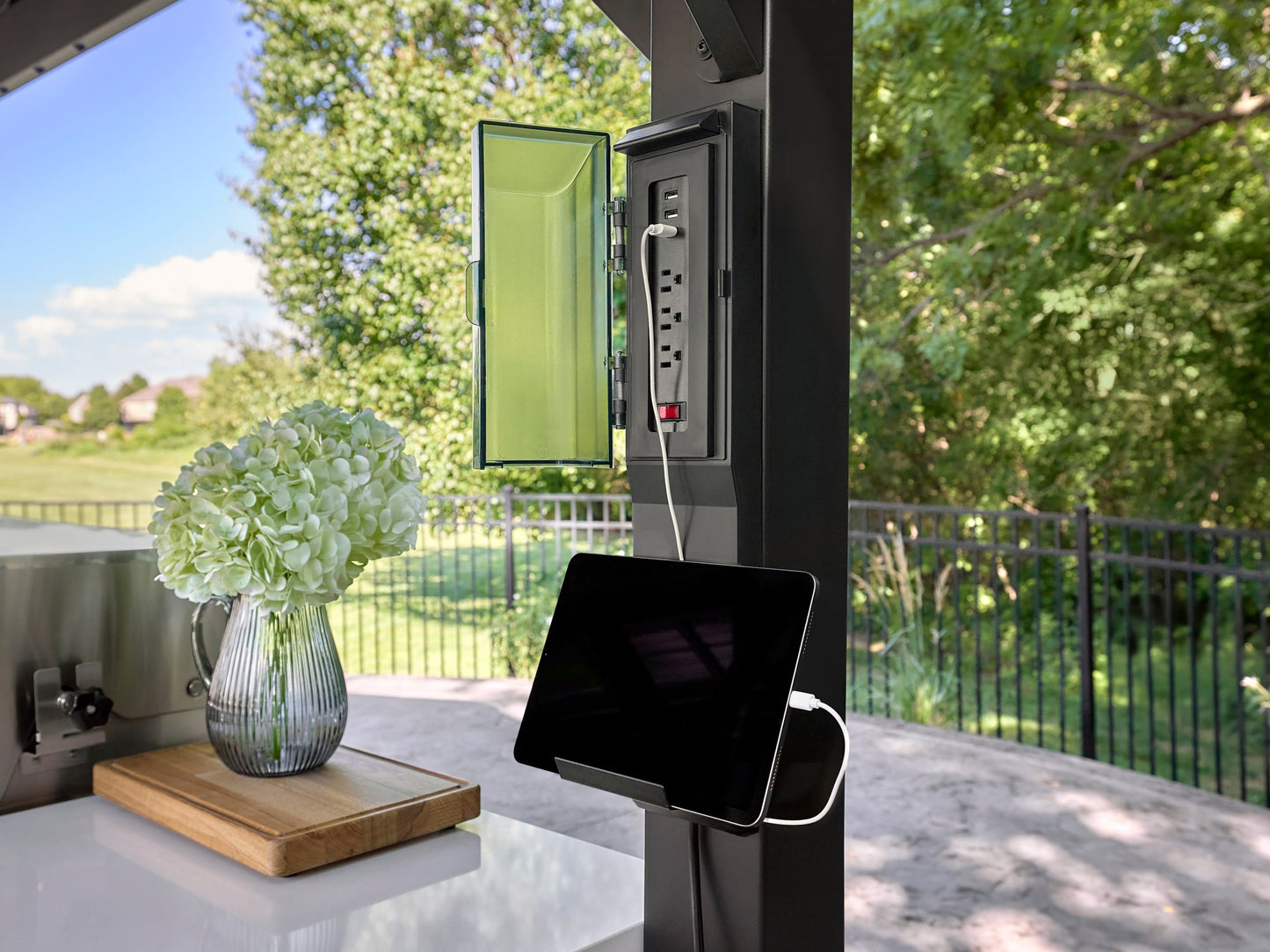 Lancaster | Galley Outdoor Kitchen with Built-In Grill & Pizza Oven