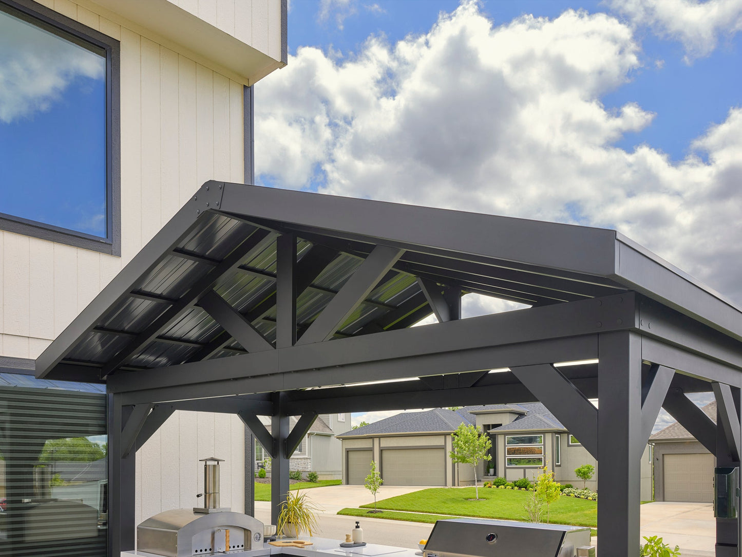 Lancaster | L-Shape Outdoor Kitchen with Built-In Grill & Pizza Oven