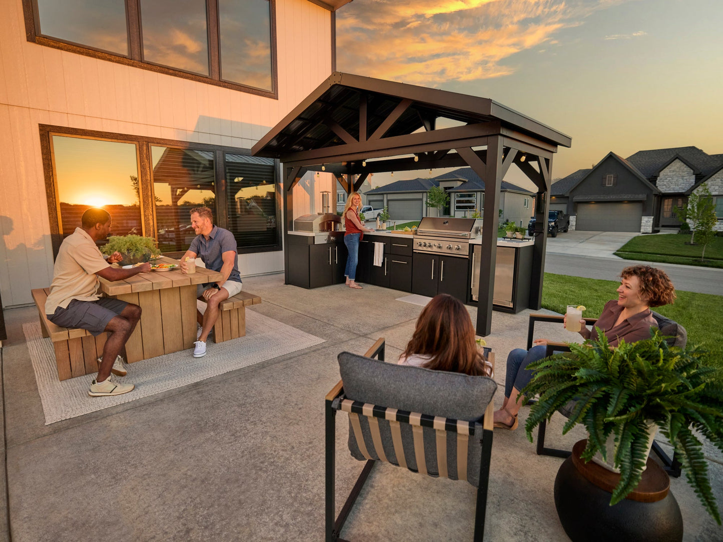 Lancaster | L-Shape Outdoor Kitchen with Built-In Grill & Pizza Oven