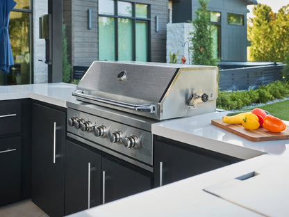 Edgemont Bay | U-Shape Outdoor Kitchen with Bar Seating, Grill & Pizza Oven