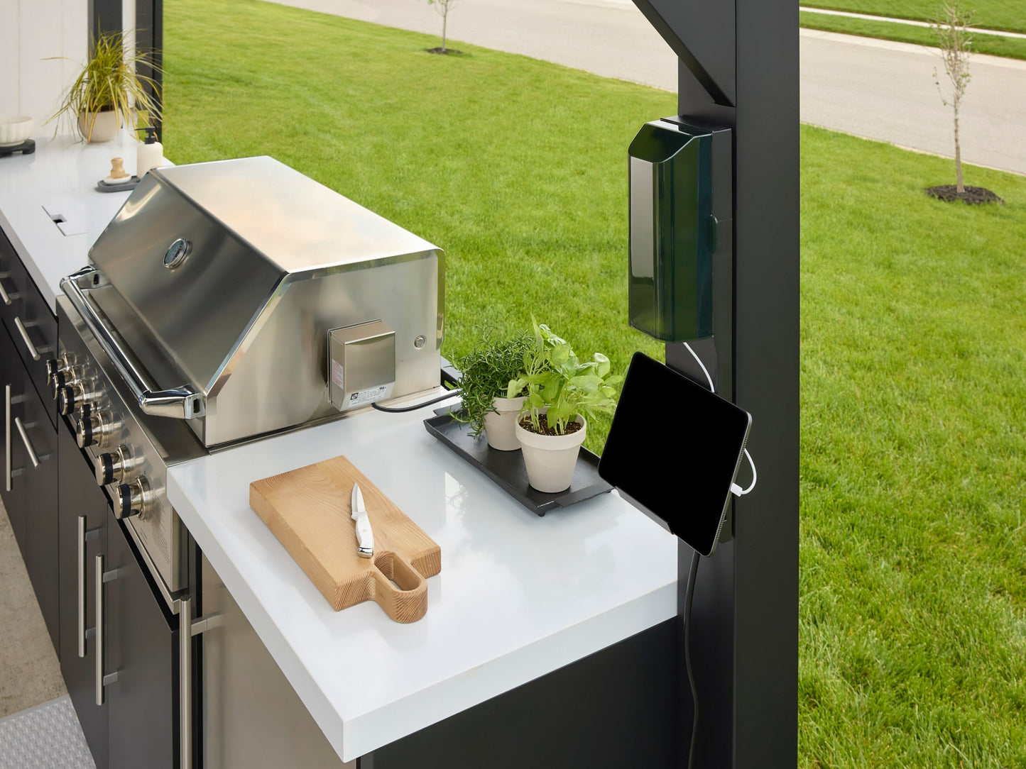 Lancaster | Covered Linear Outdoor Kitchen with Built-In Grill