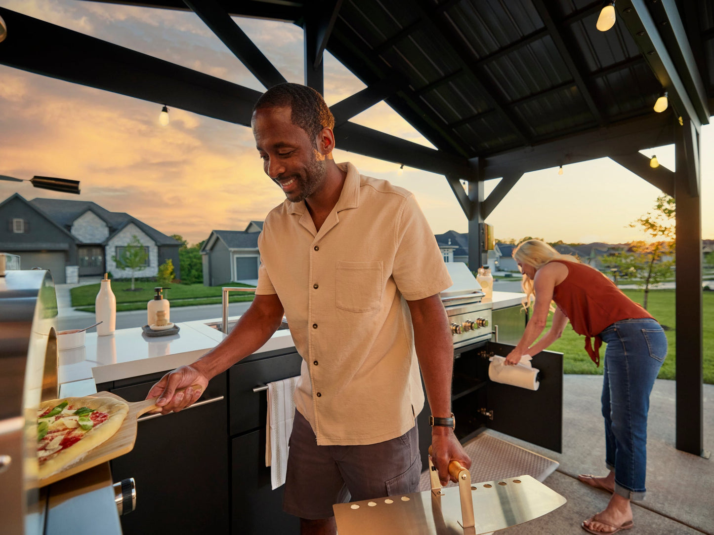 Lancaster | L-Shape Outdoor Kitchen with Built-In Grill & Pizza Oven